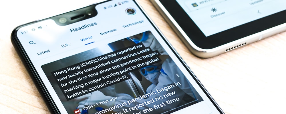 前线速递新闻编辑室工作场景